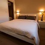 Silvia For 10 People With Infinity Pool And Large Playground Villa