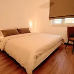 Silvia For 10 People With Infinity Pool And Large Playground