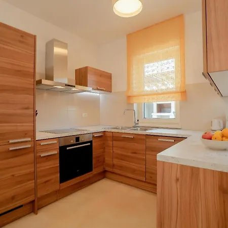 Silvia For 10 People With Infinity Pool And Large Playground Villa Babići