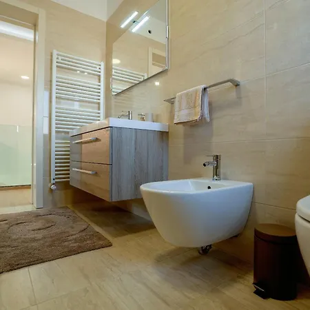 Silvia For 10 People With Infinity Pool And Large Playground Villa Babici