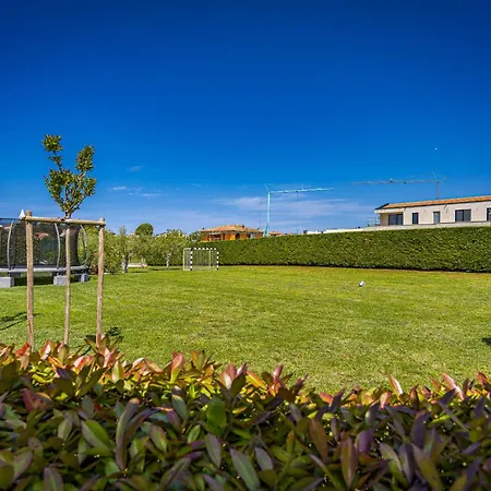 Silvia For 10 People With Infinity Pool And Large Playground * Babici